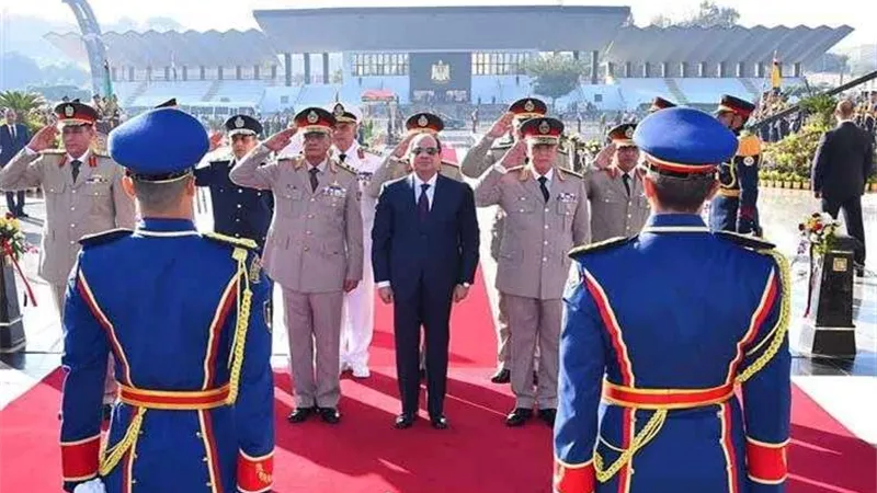 وزير الدفاع وشيخ الأزهر يستقبلان الرئيس السيسي أمام النُصب التذكاري بمدينة نصر