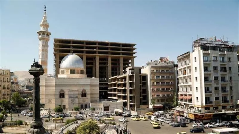 أول دولة عربية خليجية ترسل سفيرها إلي سوريا.. تعرف عليها