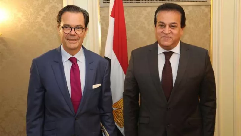 وزير التعليم العالي يستقبل السفير الفرنسي بالقاهرة