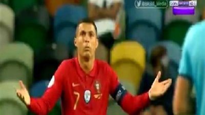 لهذا السبب.. حكم مباراة إسبانيا والبرتغال يُثير غضب رونالدو (فيديو)