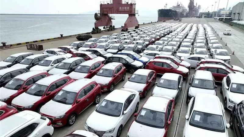 الحكومة تكشف حقيقة مد فترة العمل بقانون تيسير استيراد سيارات المصريين بالخارج