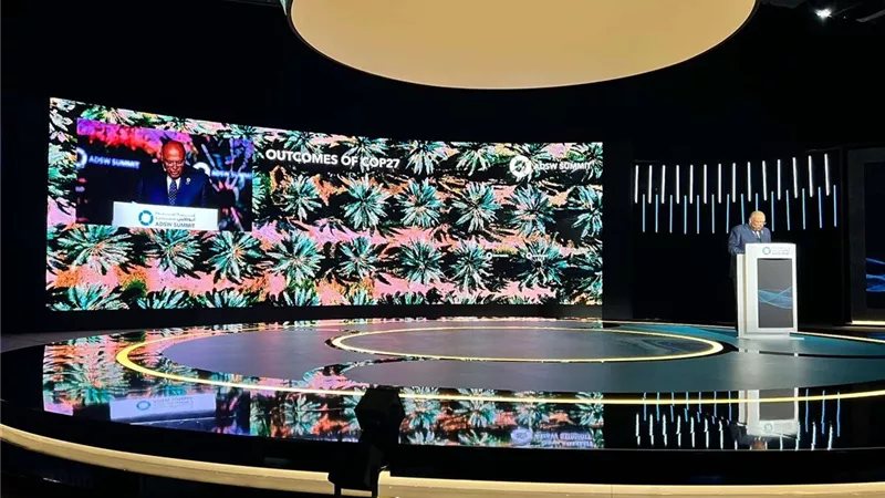 وزير الخارجية يُشارك كمتحدث رئيسي في قمة أسبوع أبوظبي للاستدامة
