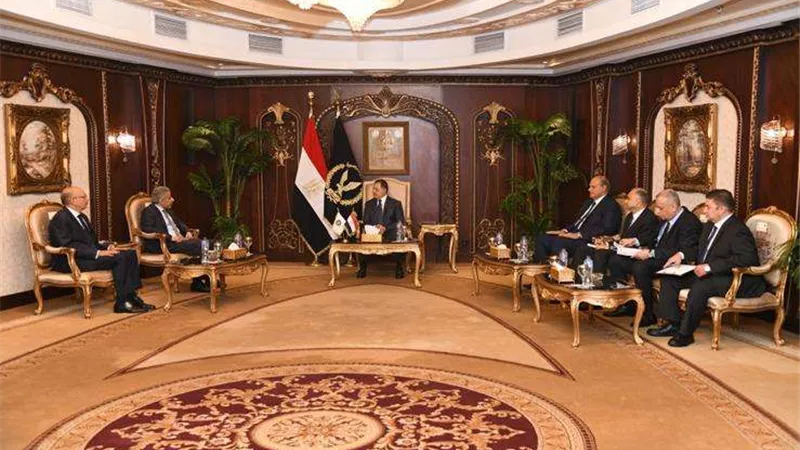 وزير الداخلية يستقبل أمين عام مجلس وزراء الداخلية العرب لبحث التحديات الأمنية الراهنة