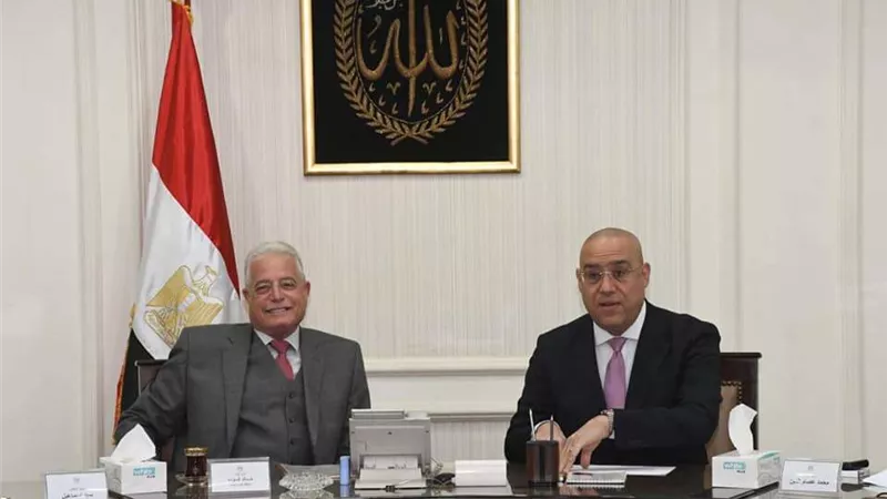 الجزار ومحافظ جنوب سيناء يتابعان المشروعات المشتركة بمجالات الإسكان ومياه الشرب