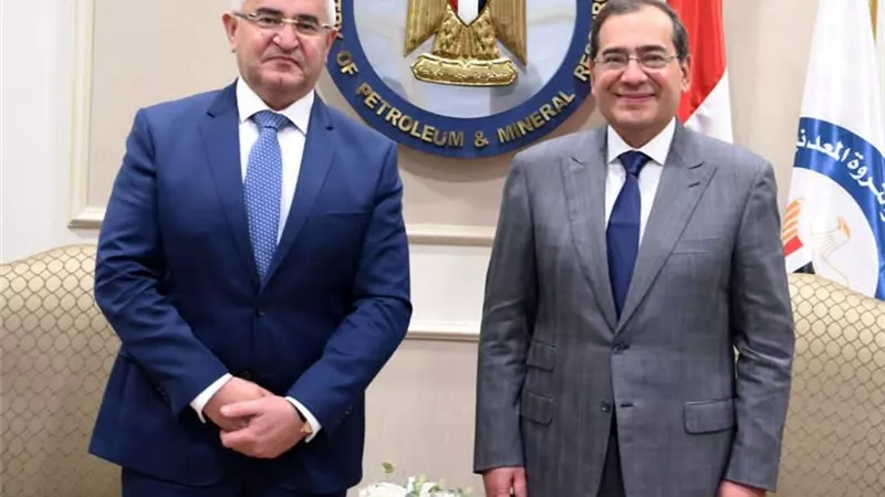 وزير البترول: القطاع يمتلك تسهيلات تصنيع متميزة للمهمات والمعدات