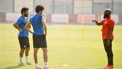 أحمد الشيخ وصالح جمعة يؤديان تدريبات مُنفردة تحت قياددة كابيلو