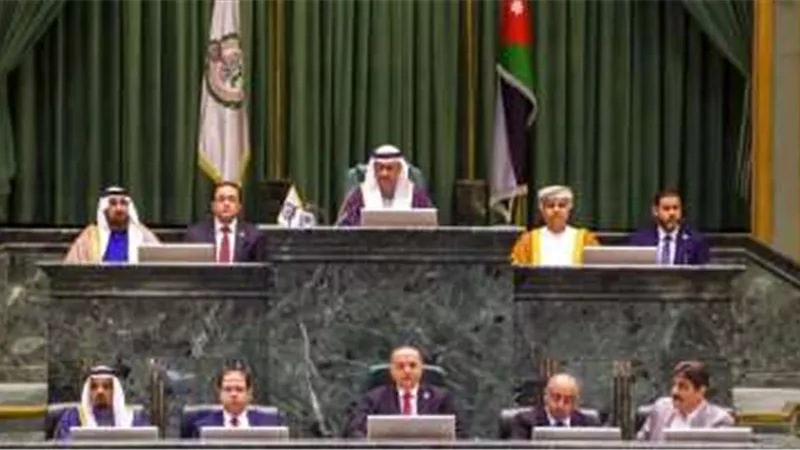 البرلمان العربي يشيد بنتائج القمة الثلاثية التي استضافتها مصر