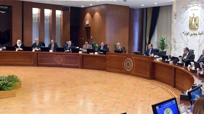 الوزراء يعتمد الموافقات الخاصة بإقامة 56 مشروعا بــ11 محافظة ضمن 