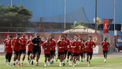 الأهلى يختتم اليوم استعداداته لموقعة الزمالك ويدخل معسكرا مغلقا