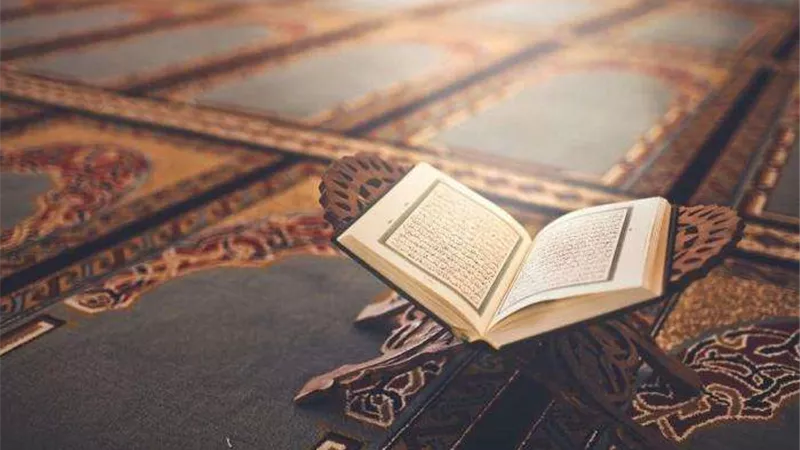 نور في الدنيا والآخرة.. فضل قراءة سورة الكهف يوم الجمعة