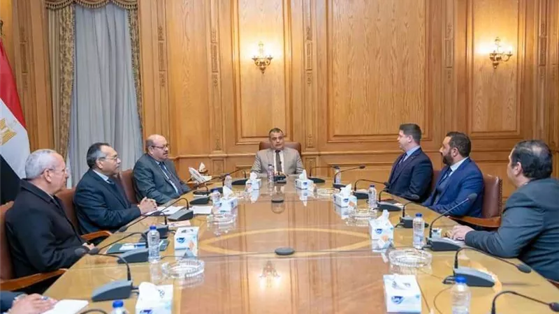 وزير الدولة للإنتاج الحربي يستقبل وفد «نالكو ووتر» الأمريكية