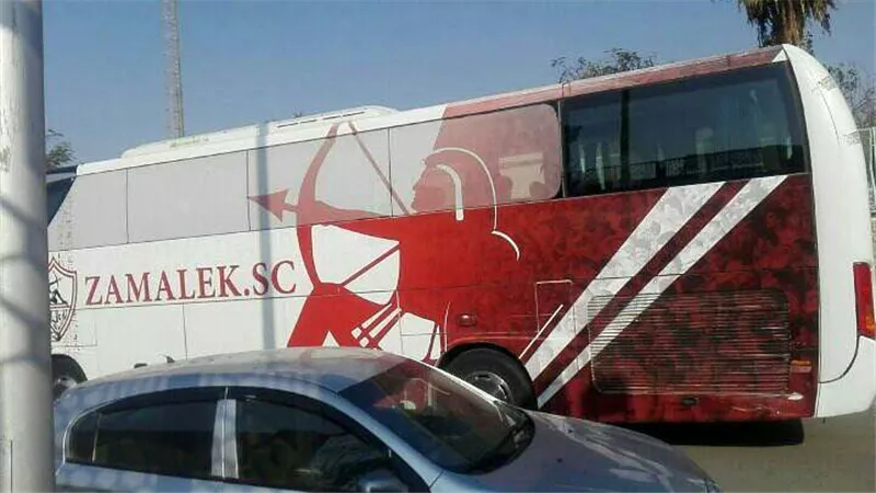 وصول حافلة الزمالك إلى استاد القاهرة قبل مباراة القمة بساعات