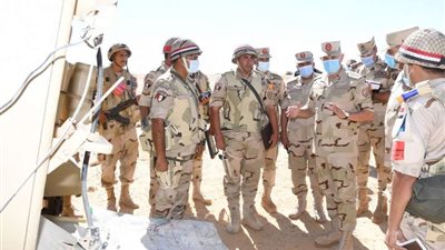 الفريق محمد فريد يشهد مراحل المناورة 