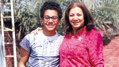 رد ناري من انتصار على دخول نجلها مجال التمثيل (فيديو)