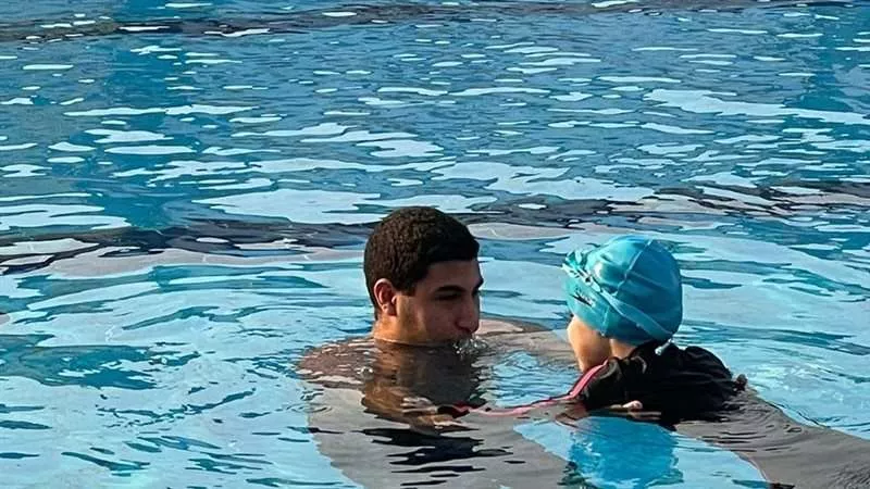 وزير الرياضة يحقق حلم الطفلة تاليا بطلة 