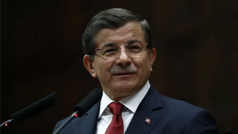 أوغلو ينتقد سياسات أردوغان ويصفه بـ