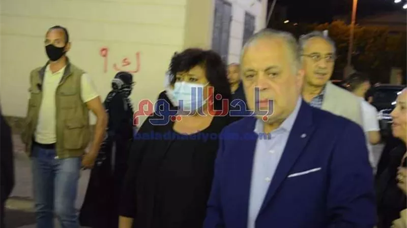 وزيرة الثقافة وأشرف زكي يقدمان واجب العزاء في وفاة محمود ياسين (صور)