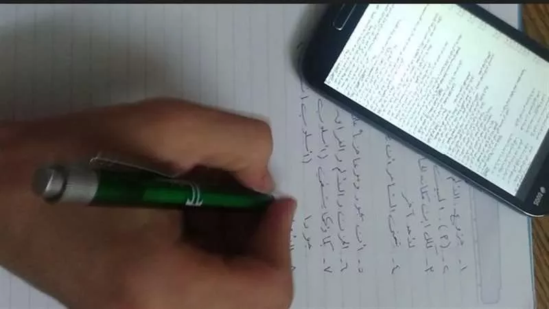 تداول أسئلة وإجابات امتحانات الشهادة الاعدادية على 