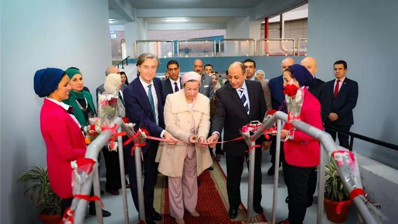 وزيرا الطيران والبيئة يفتتحان محطة جديدة للطاقة الشمسية بمطار القاهرة
