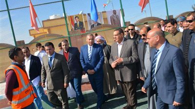 وزير التنمية المحلية يتفقد مشروعات 