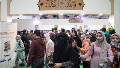 ندوة تثقيفية بجناح الأزهر عن موسوعة سير أعلام هيئة كبار العلماء القدامى بمعرض الكتاب