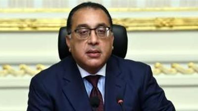مدبولي يتابع بعض ملفات عمل قطاع الأعمال العام
