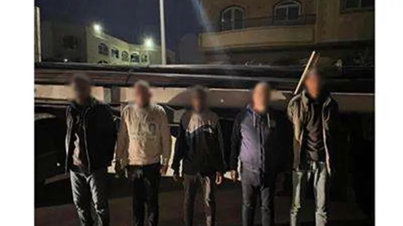 ضبط 8 أشخاص لاتهامهم بسرقة 25 طن حديد الحديد بالقاهرة