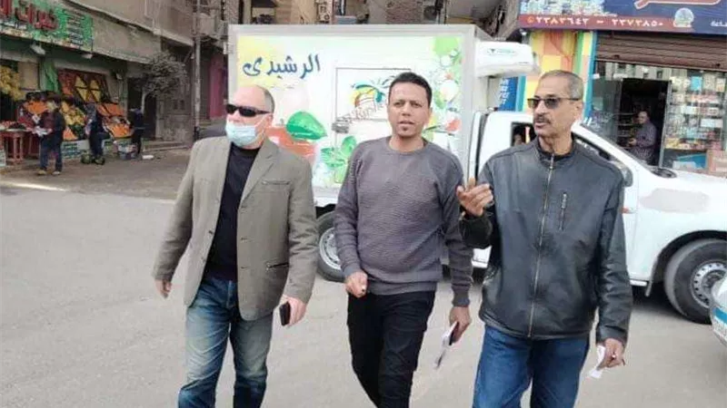 رئيس مدينة الزقازيق يتابع أعمال لجنة تقنين أوضاع المحلات