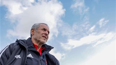 محاضرة فنية من كولر لـ لاعبيه قبل المران الثاني للأهلي في المغرب | فيديو