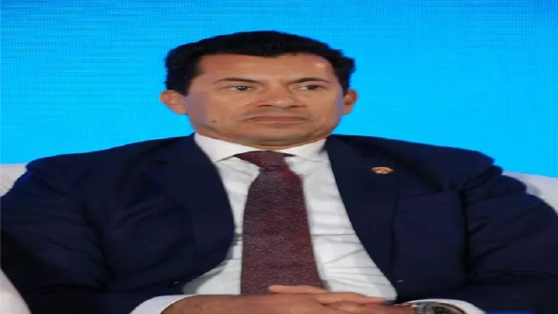 وزير الشباب والرياضة: 