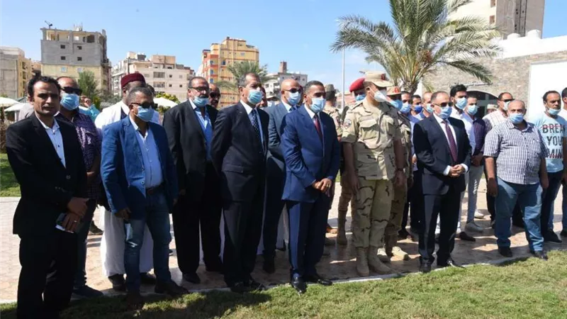 محافظ مطروح وقائد المنطقة الغربية العسكرية يفتتحان عدد من المشروعات