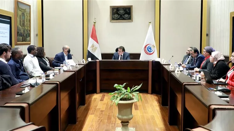 وزير الصحة يبحث تعزيز قدرات مصر في مجال إنتاج اللقاحات والأمصال