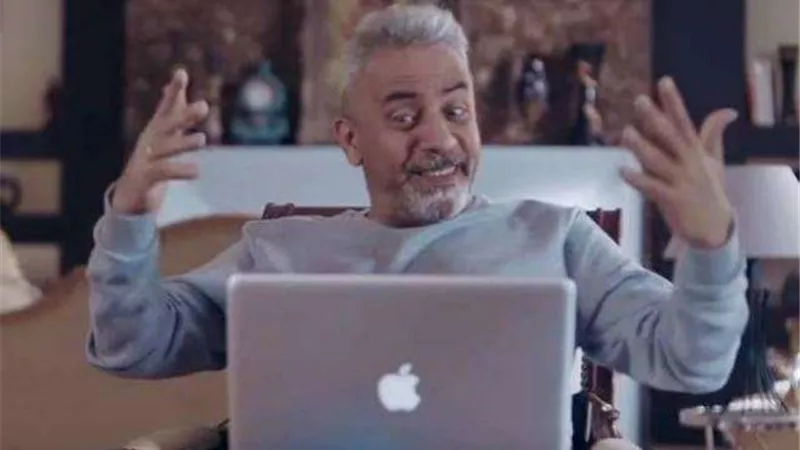 صبري فواز يشعل السوشيال ميديا بين السيدات