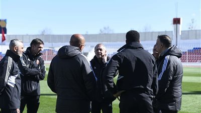 كولر يعطي محاضرة فنية أخيرة للاعبين استعداداً لـ أوكلاند سيتي