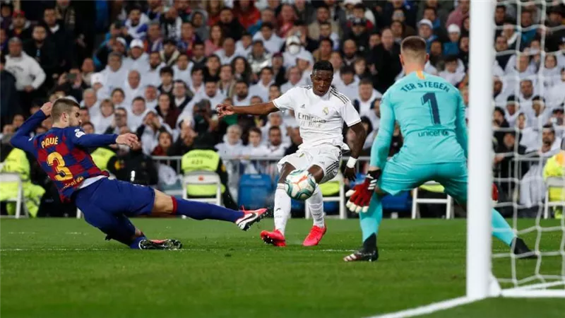 كلاسيكو الأرض.. كورونا يمهد طريق ريال مدريد لإنهاء عقدة السنوات الأربع
