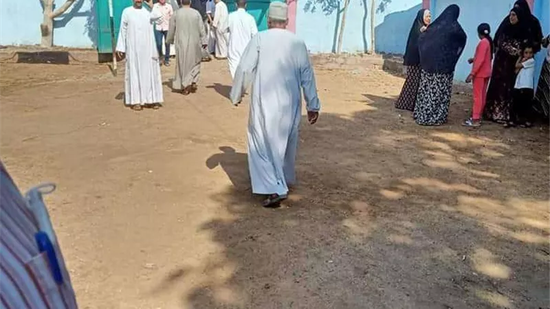 انتظام عملية التصويت في مدينة أبو النمرس بالجيزة