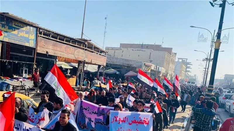 بسبب الدولار.. احتجاجات شعبية واسعة في بغداد
