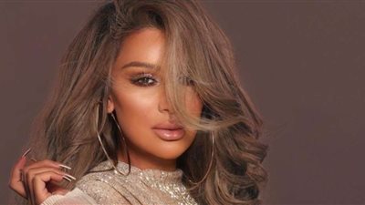بإطلالة جذابة.. مايا دياب لجمهورها: استمتع بيوم الأحد (صور)