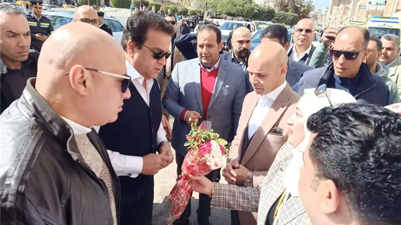 وزير الصحة ووكيله بالشرقية يستكملا جولتهم بمستشفيات فاقوس المركزي