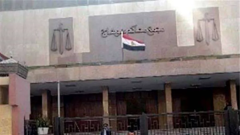 10سنوات سجن مشدد للمتهم بسرقة سائق توك توك بالإكراه في سوهاج