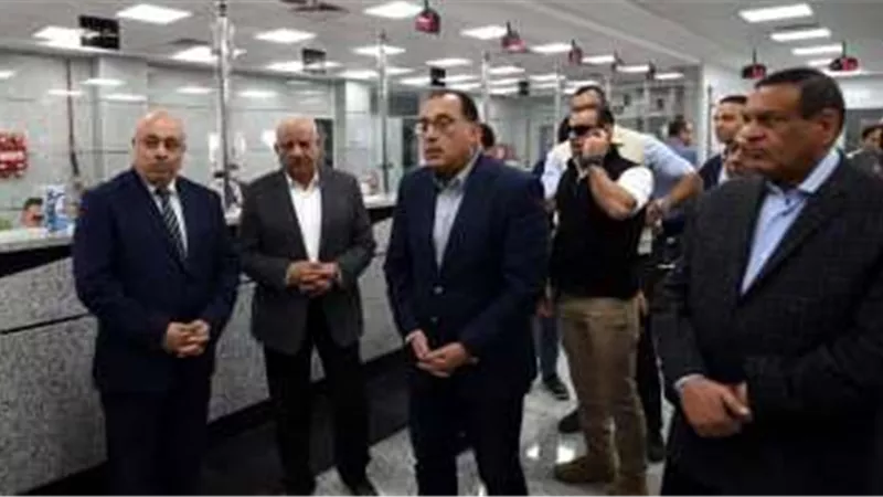 مدبولي : توسيع قاعدة مشاركة المواطنين بالملكية العامة في خطة الطروحات بالبورصة