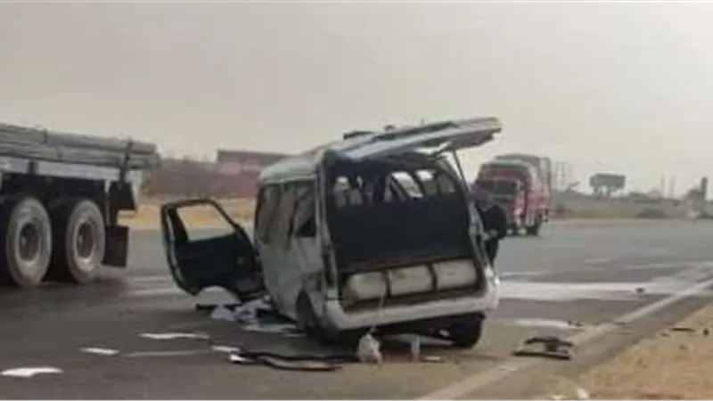 مصرع وأصابة 12 شخص في حادث انقلاب ميكروباص بطريق مصر الإسكندرية