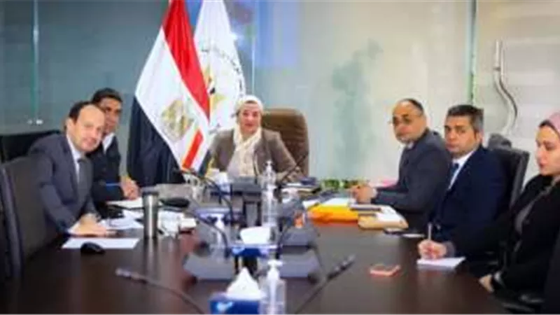 وزيرة البيئة: نسعى لتوفيق الأوضاع للصناعة المصرية لدعم الاستثمار