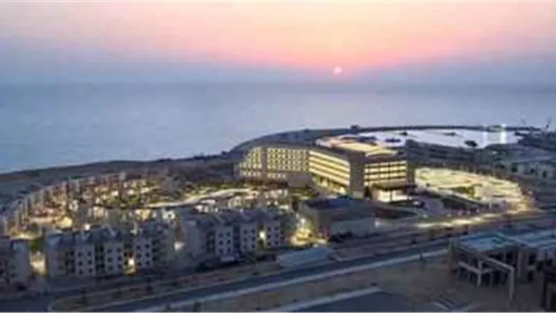 القوات المسلحة تنظم زيارة لطلاب الجامعات الأهلية والتكنولوجية لمدينة الجلالة