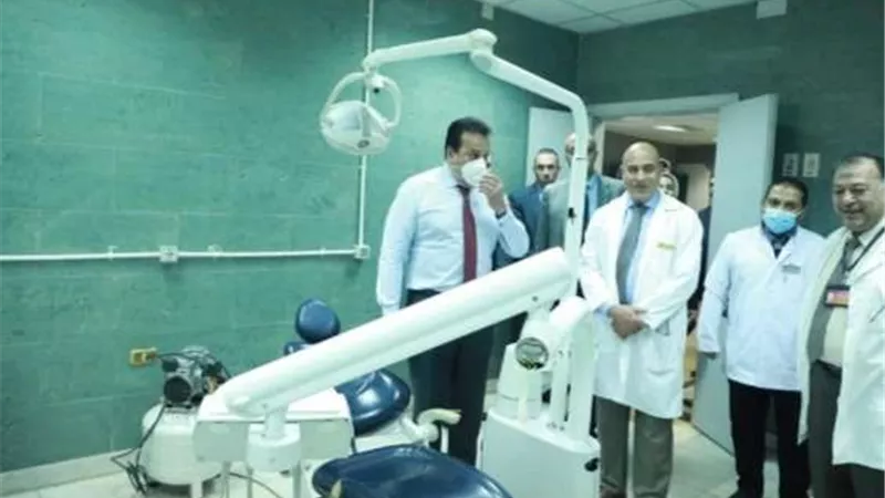 وزير الصحة يوجه بالتحقيق الفوري لمستشفى القاهرة الجديدة فى زيارة مفاجئة له