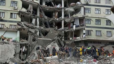 لمتضرري الزلزال.. وصول طائرتان إماراتية وهندية لمطار دمشق