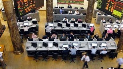 أهمية طرح 32 شركة مصرية في البورصة| خبير يوضح