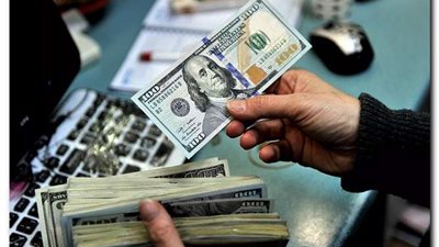 الدول تبدأ في جمع احتياطي من اليوان الصيني تحسباً من سقوط الدولار
