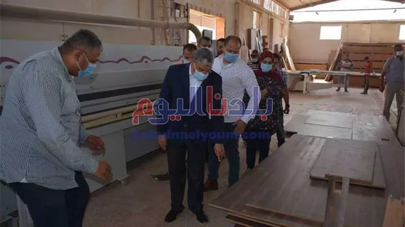 محافظ المنيا يتفقد بحيرات الأكسدة ويتابع العمل في مصنع 