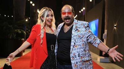 محمد ثروت عن زوجته: 